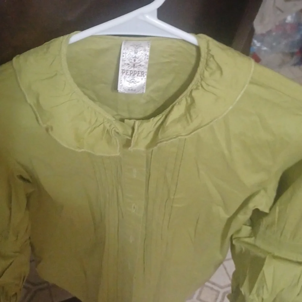 BEAUTIFUL BLOUSE! - Picture 4 of 5